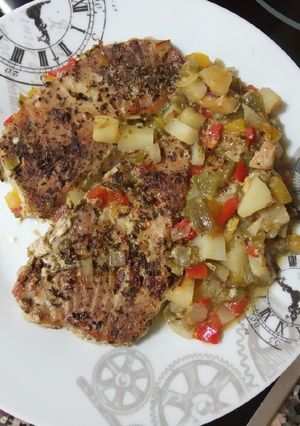 Foto principal de Lomos de atún al horno con zumo de naranja y verduras