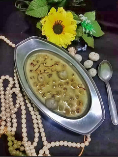 केसरिया मखाना खीर (kesariya makhana kheer recipe in Hindi) रेसिपी मुख्य फोटो