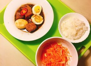 Hình của món Thịt kho hột vịt.