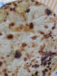 आलू का पराठा(aloo ka paratha recipe in hindi) रेसिपी मुख्य फोटो