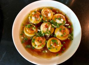 Hình của món Tôm hấp đậu non cà rốt Hongkong.