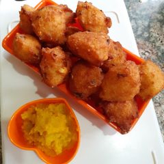 A picture of Crispy semolina fritters.