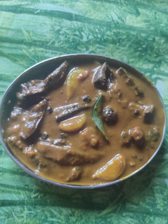 கிராமத்து கலவை வற்றல் குழம்பு (Kalavai vatral kulambu recipe in tamil) செய்முறை முக்கிய புகைப்படம்
