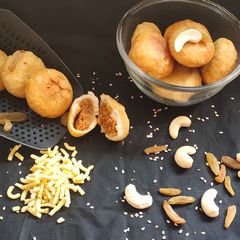 A picture of Dry khasta kachori.