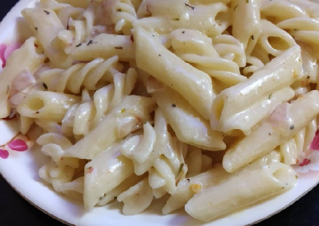 White sauce pasta