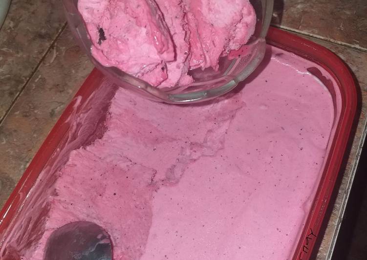 Praktis, Bikin Dragon Fruit Ice Cream Ala Warung