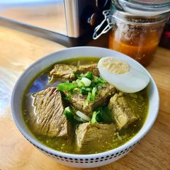 Soto Sulung (Surabayan Beef Soup) A picture of Soto Sulung (Surabayan Beef Soup).