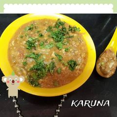 A picture of Mushroom matar masala.