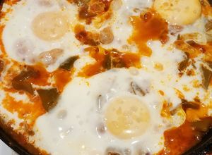 Foto principal de Frejoles verdes con jamón y huevos