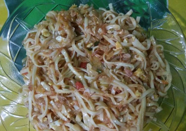 Mie urai telur jamur