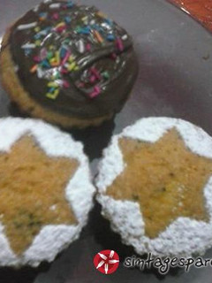 Φωτογραφία της συνταγής Cupcakes με 2 σοκολάτες και μπανάνα
