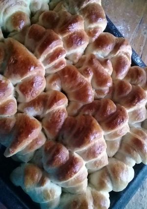 Una foto de Medialunas de aceite súper económicas 😋😋😋y ricas