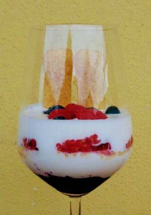 Foto di Mousse di ricotta e yogurt con frutti di bosco