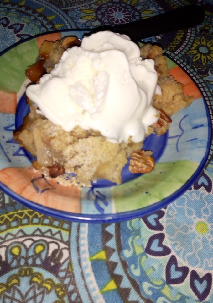 Una foto de Gran crumble de manzanas muy rico, fácil y rápido