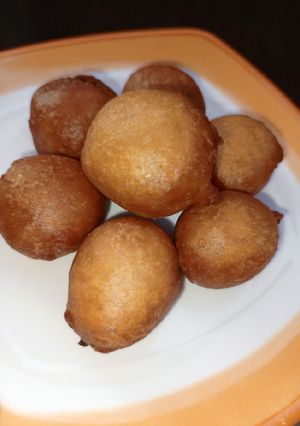 A picture of Delicious puffs.
