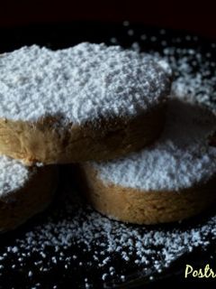Una foto de Polvorones