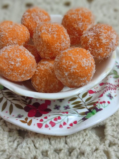 ટોપરા પાક (Topra Paak Recipe In Gujarati) રેસીપી મુખ્ય ફોટો