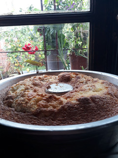 Una foto de Tarta de manzana y nuez con crumble