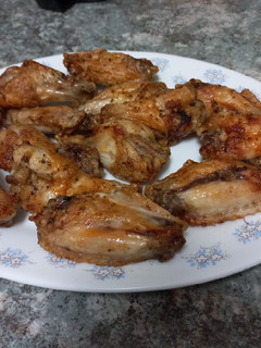 Una foto de Alitas de pollo fritas en freidora de aire (Cosori)