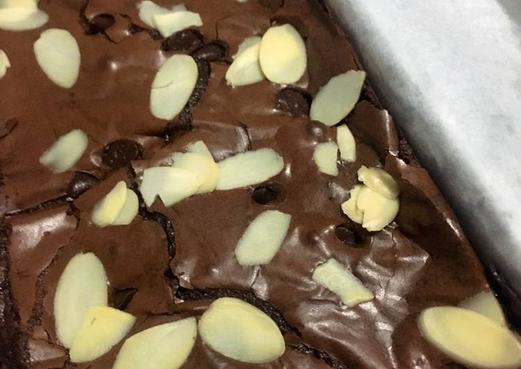 Cara Gampang Membuat Brownies Panggang Shiny Crust ala Kartika Sari Anti Gagal