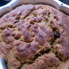 A picture of Anjeer/Figs and Rawa/Semolina cake.