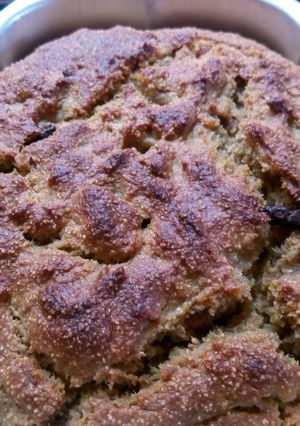 A picture of Anjeer/Figs and Rawa/Semolina cake.