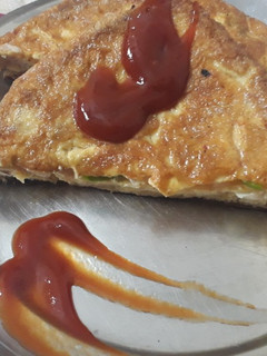 A picture of Bread omelette toast.
