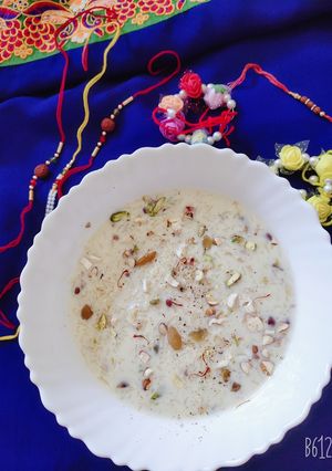 चावल की खीर (chawal ki kheer recipe in Hindi) रेसिपी मुख्य फोटो