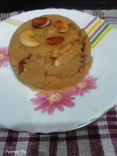 A picture of Makhandi Halwa.