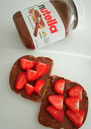A picture of Nutella Strawberry Toast.