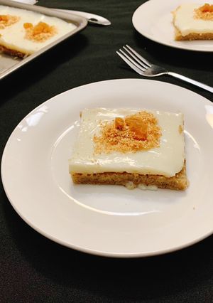 A picture of Semolina Dessert with Cream.