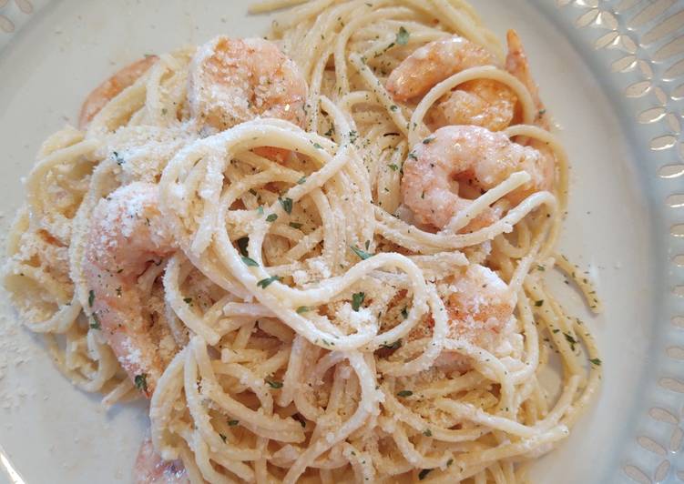 Simple Way to Prepare Homemade Creamy Shrimp Alfredo