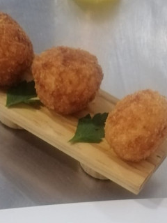 Una foto de Croqueta de arroz y vegetales