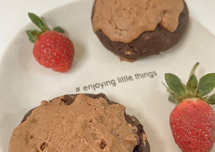 Cara Gampang Menyiapkan Soft Baked Cookies with Lotus Crunchy Biscoff Spread yang Menggugah Selera