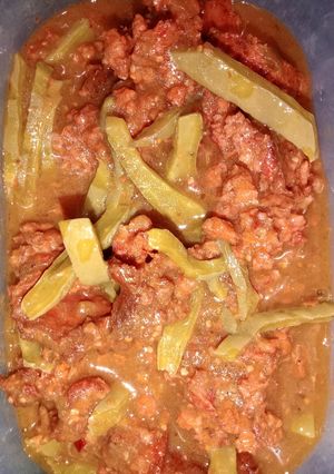 Una foto de Longaniza en salsa con nopales