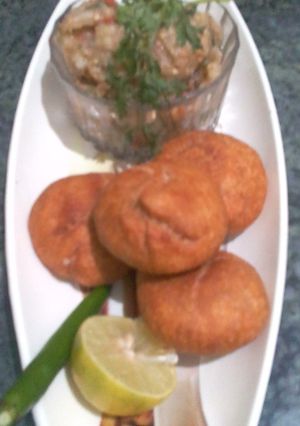A picture of Litti chokha.