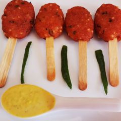 A picture of Sabudana Lollipop.