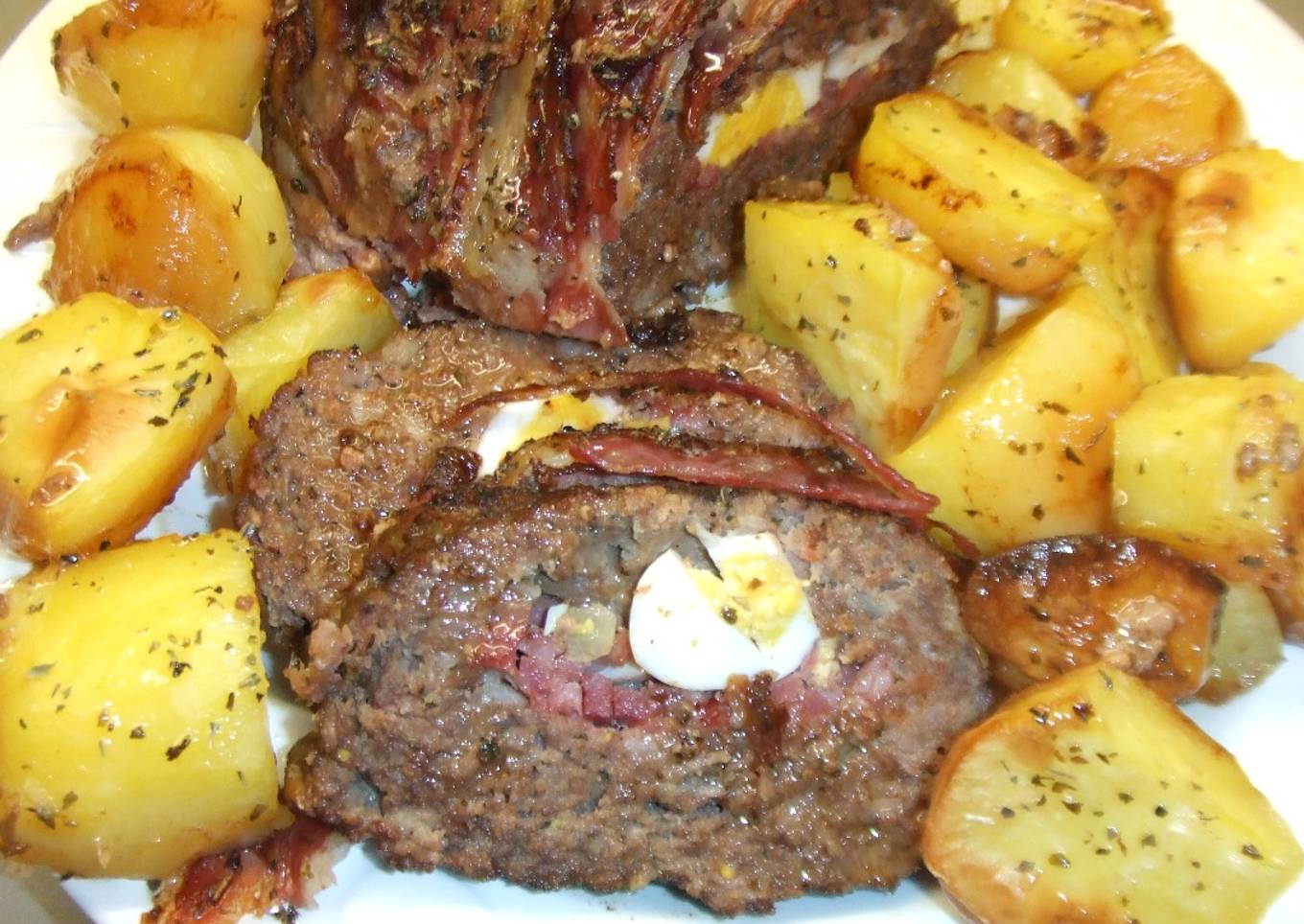 Arrollado de carne relleno