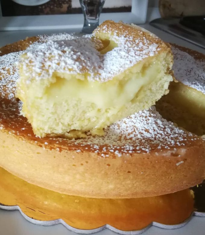 Foto di Ciambellone con cuore di crema al limone