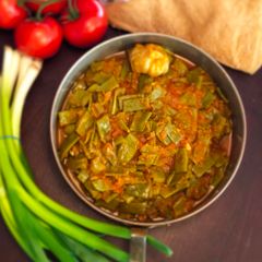 A picture of Vegetarian Wide Green String Beans (Loubieh Bzeit).