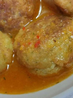 Una foto de Albóndigas de bacalao en salsa