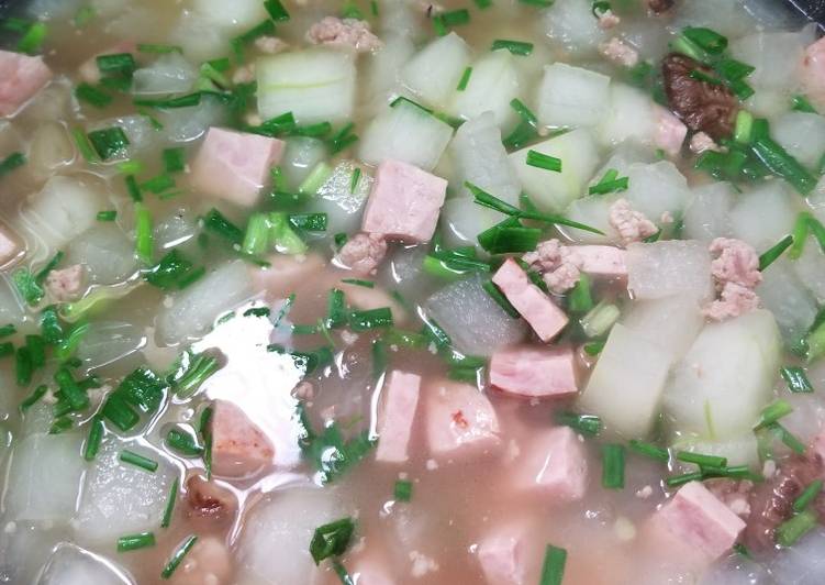 Chinese Winter Melon Soup with Rice 瓜粒湯飯