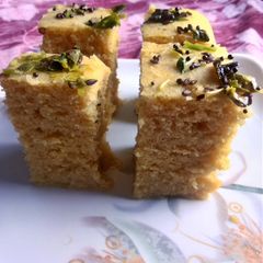 A picture of बेसन ढोकला.