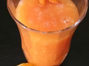 Una foto de papaya naranja