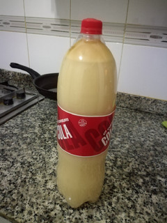 Una foto de Caldo de pollo casero fácil de hacer