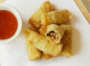 A picture of Mini Spring Rolls (Lumpia Mini).