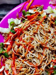 पास्ता नूडल्स(Noodles recipe in hindi) रेसिपी मुख्य फोटो