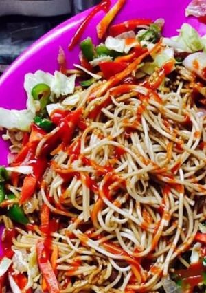 पास्ता नूडल्स(Noodles recipe in hindi) रेसिपी मुख्य फोटो
