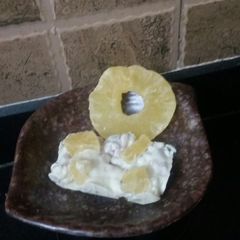 A picture of Pinapple White chocolate bar.