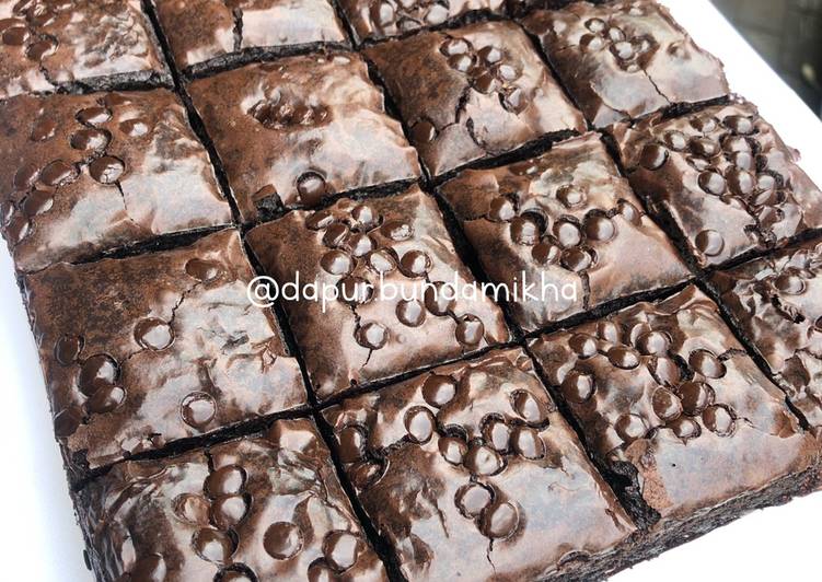 Shiny Fudgy Brownies